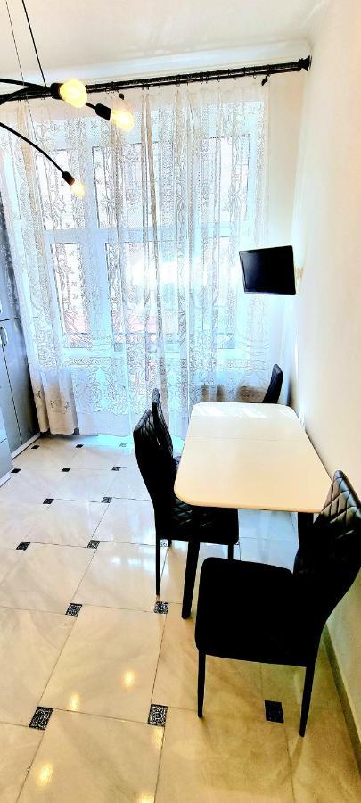 Центр Апарт Apartment Ternopil Bagian luar foto